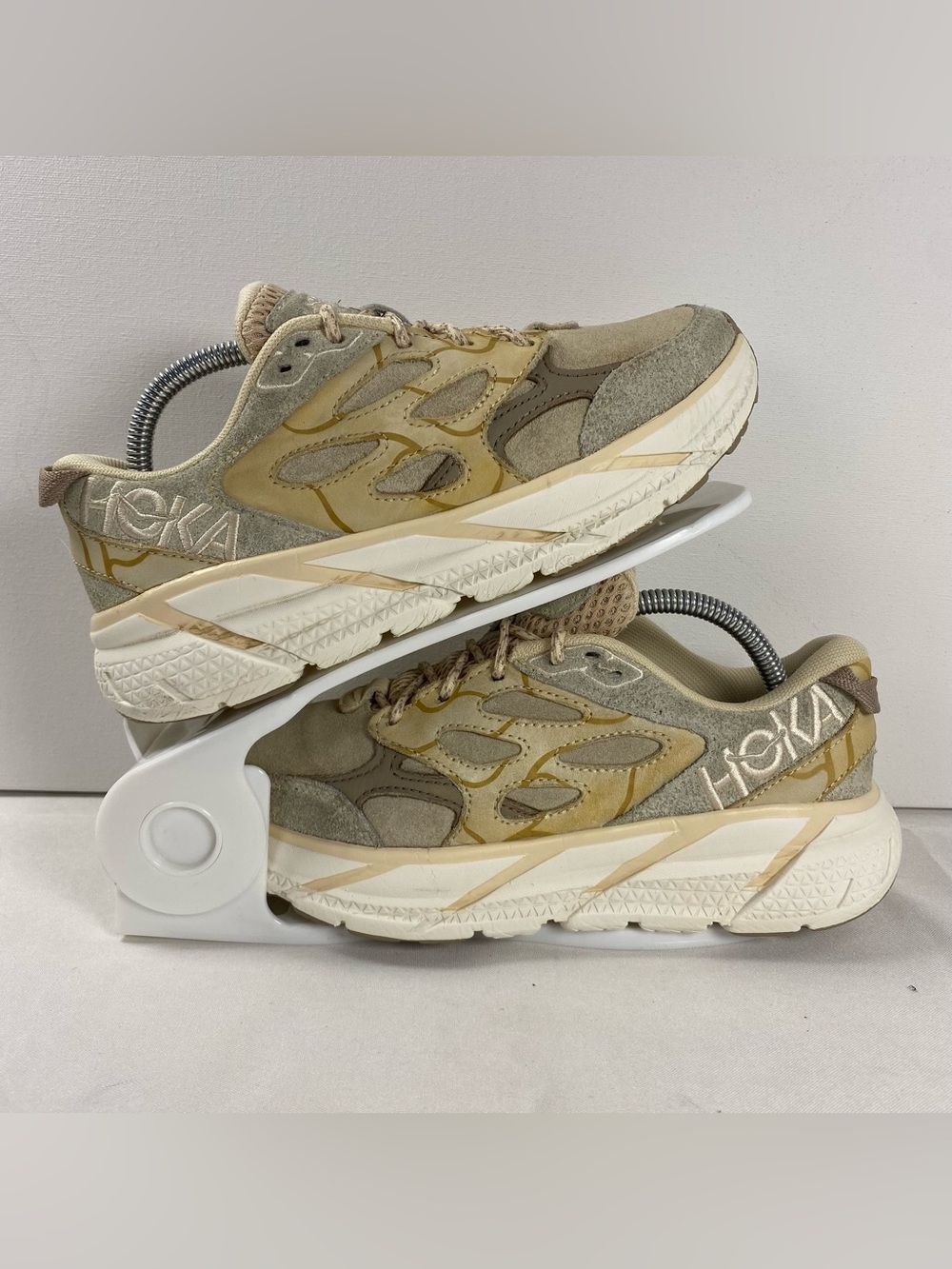 Hoka One One Clifton L Suede TP Womens 6.5 Beige Low Top Sneakers 1150910
